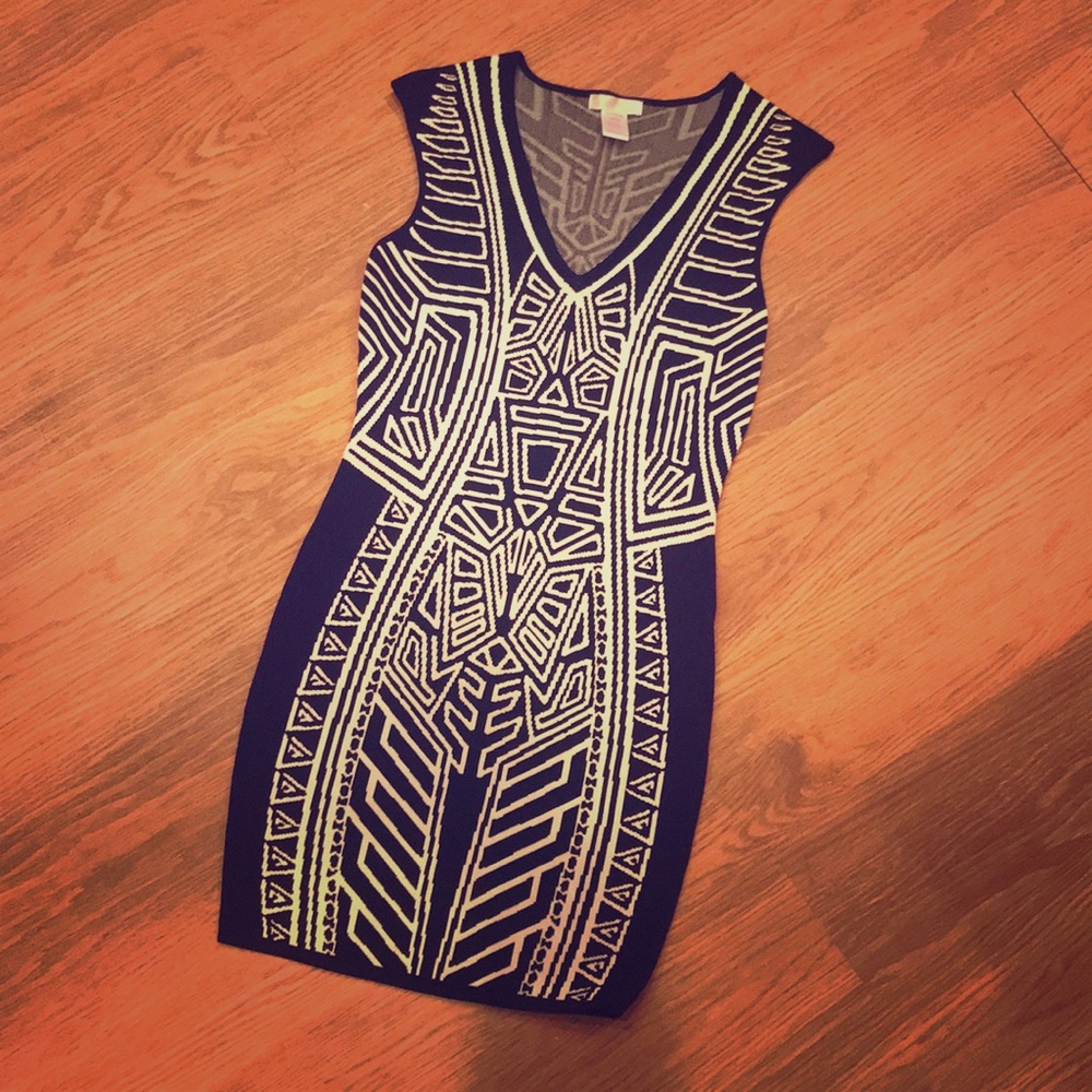 Patterned black and white bodycon dress
